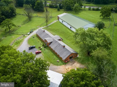 746 Upper Pine Creek Rd, Chester Springs, PA 19425