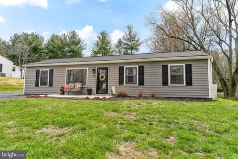 9 Chartwell Rd, West Grove, PA 19390