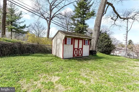 Exterior - 4 Longview Rd, Malvern, PA 19355 photo 8 of 10