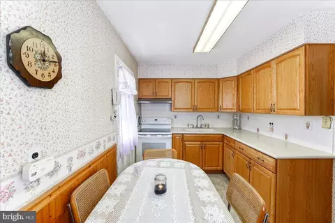 Dining - 4 Longview Rd, Malvern, PA 19355 photo 1 of 2
