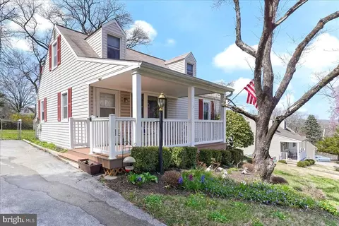 4 Longview Rd, Malvern, PA 19355