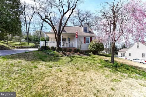 Exterior - 4 Longview Rd, Malvern, PA 19355 photo 3 of 10