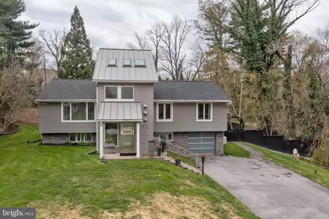 92 S Forge Manor Dr, Phoenixville, PA 19460