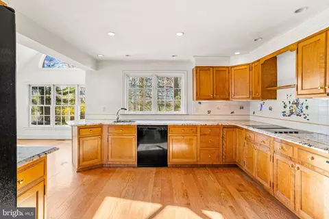 Kitchen - 175 Beaumont Rd, Devon, PA 19333 photo 5 of 7