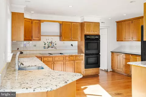 Kitchen - 175 Beaumont Rd, Devon, PA 19333 photo 2 of 7
