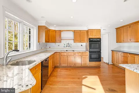 Kitchen - 175 Beaumont Rd, Devon, PA 19333 photo 1 of 7