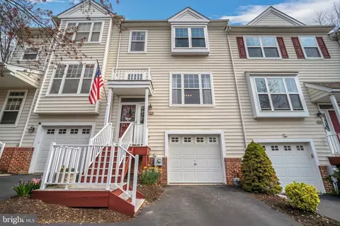 103 Stratford Ct, Malvern, PA 19355