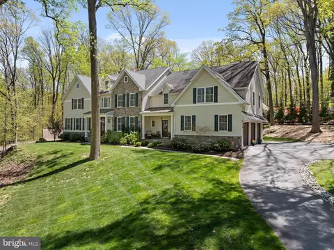 498 Pugh Rd, Wayne, PA 19087