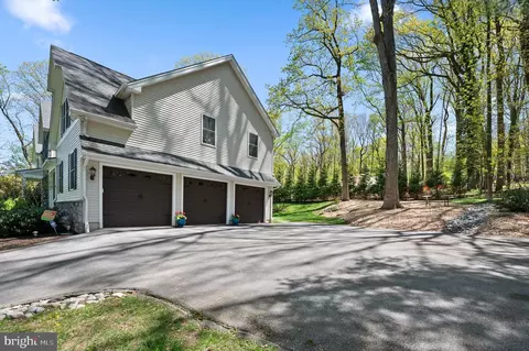 Exterior - 498 Pugh Rd, Wayne, PA 19087 photo 4 of 9