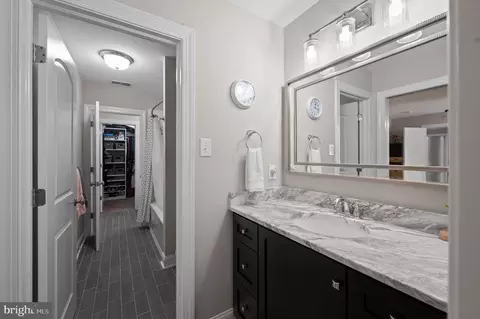 Bath - 498 Pugh Rd, Wayne, PA 19087 photo 5 of 8