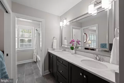 Bath - 498 Pugh Rd, Wayne, PA 19087 photo 7 of 8