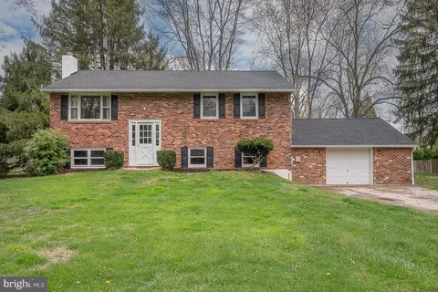 51 Richard Lee Ln, Phoenixville, PA 19460