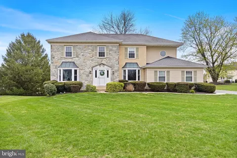 917 River View Cir, Phoenixville, PA 19460