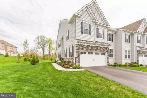 1014 Chamblee Ct, West Chester, PA 19380