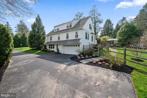Exterior - 121 Hunters Ln, Devon, PA 19333 photo 15 of 21