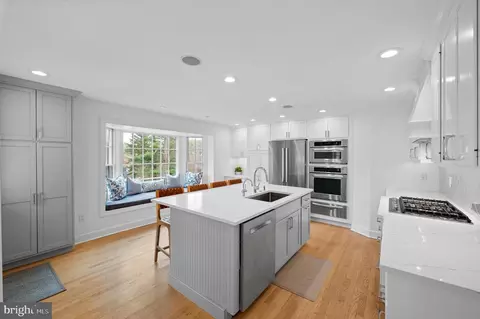 Kitchen - 121 Hunters Ln, Devon, PA 19333 photo 1 of 5