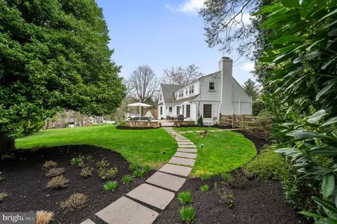 Exterior - 121 Hunters Ln, Devon, PA 19333 photo 8 of 21