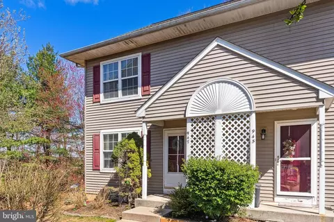 947 Woodlawn Ave, Phoenixville, PA 19460
