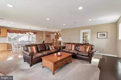 Living - 56 Croton Rd, Wayne, PA 19087 photo 3 of 4