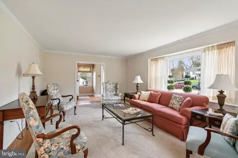Living - 56 Croton Rd, Wayne, PA 19087 photo 2 of 4