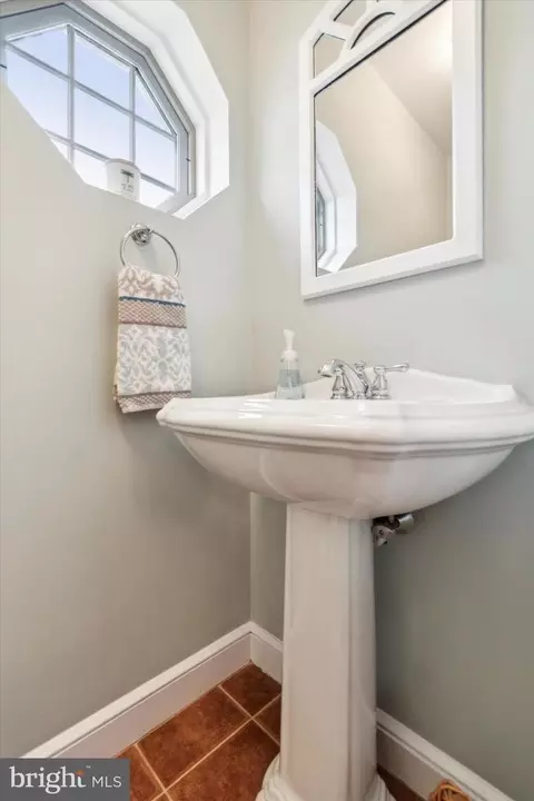 Bath - 56 Croton Rd, Wayne, PA 19087 photo 1 of 3