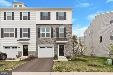 821 Pecan Rd, Spring City, PA 19475