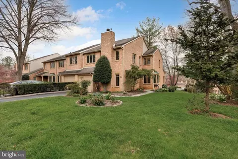 48 Treaty Dr, Chesterbrook, PA 19087