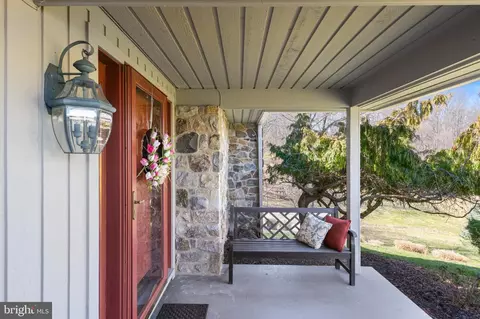 7 Tullamore Dr, West Chester, PA 19382