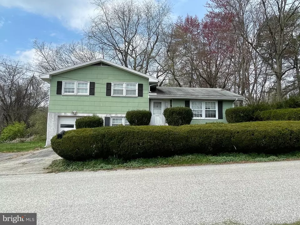 105 Moody St, Coatesville, PA 19320 | 33 Photos - Movoto