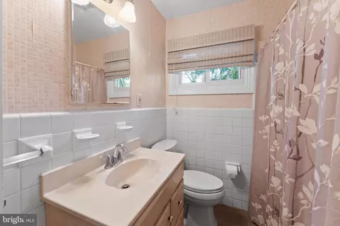 Bath - 377 Red Fox Rd, Wayne, PA 19087 photo 2 of 2