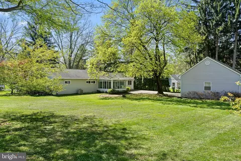 Exterior - 377 Red Fox Rd, Wayne, PA 19087 photo 11 of 12