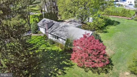 Exterior - 377 Red Fox Rd, Wayne, PA 19087 photo 2 of 12