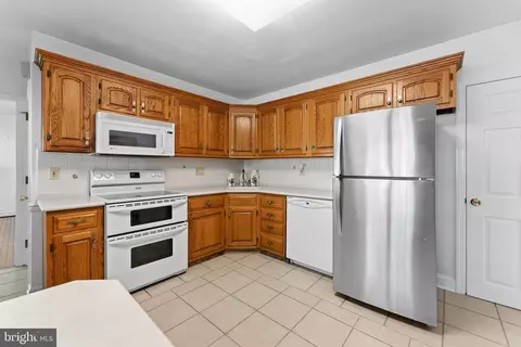 Kitchen - 377 Red Fox Rd, Wayne, PA 19087 photo 2 of 3