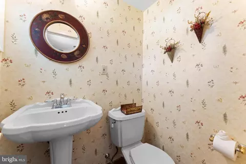 Bath - 377 Red Fox Rd, Wayne, PA 19087 photo 1 of 2