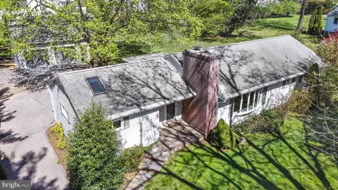 Exterior - 377 Red Fox Rd, Wayne, PA 19087 photo 3 of 12