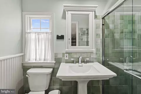 Bath - 1259 Thomas Rd, Wayne, PA 19087 photo 3 of 4