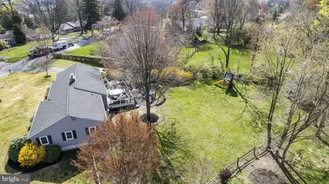 View/Area - 1259 Thomas Rd, Wayne, PA 19087 photo 2 of 4