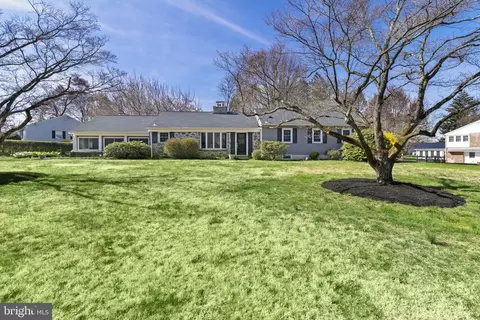 1259 Thomas Rd, Wayne, PA 19087