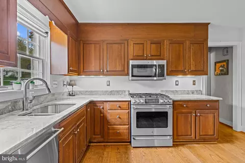 Kitchen - 362 Pond View Rd, Devon, PA 19333 photo 5 of 6