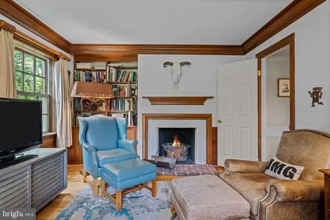 Living - 362 Pond View Rd, Devon, PA 19333 photo 6 of 6