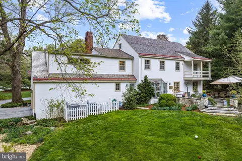 Exterior - 362 Pond View Rd, Devon, PA 19333 photo 4 of 17