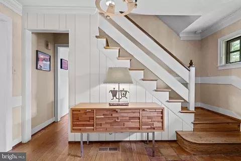 Entry Way - 362 Pond View Rd, Devon, PA 19333 photo 3 of 4