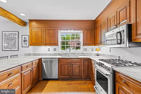 Kitchen - 362 Pond View Rd, Devon, PA 19333 photo 4 of 6
