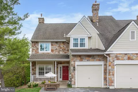 70 Highpoint Dr, Berwyn, PA 19312