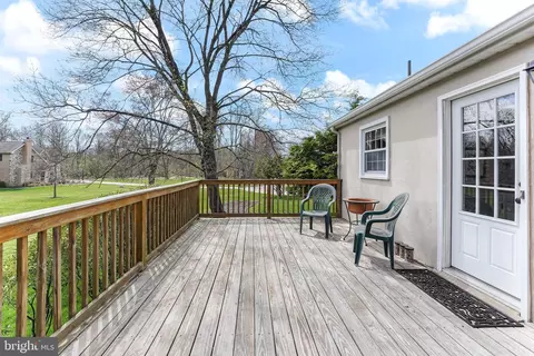 Exterior - 430 Heatherwood Ln, Devon, PA 19333 photo 3 of 6