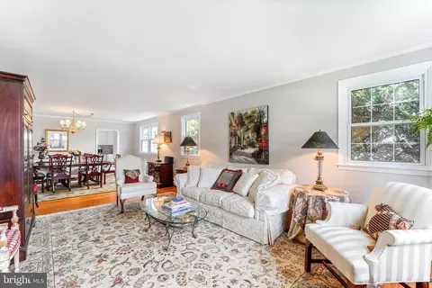 Living - 430 Heatherwood Ln, Devon, PA 19333 photo 1 of 9