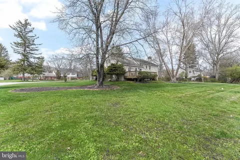 Exterior - 430 Heatherwood Ln, Devon, PA 19333 photo 6 of 6