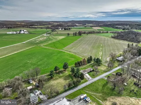 2046 Little Conestoga Rd, Elverson, PA 19520