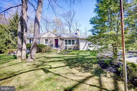 Exterior - 110 Deepdale Rd, Wayne, PA 19087 photo 8 of 9