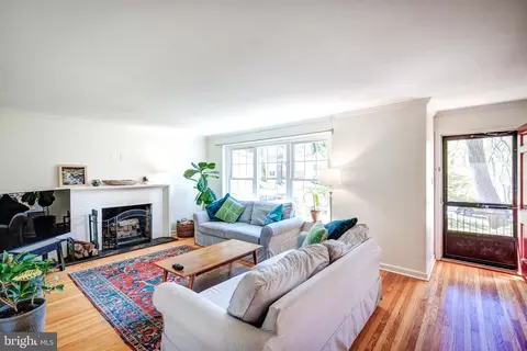 Living - 110 Deepdale Rd, Wayne, PA 19087 photo 1 of 4